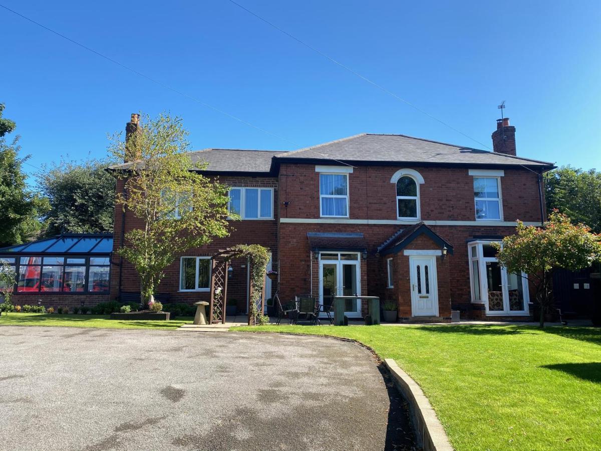 Borrowfield Lodge Derby Exterior photo