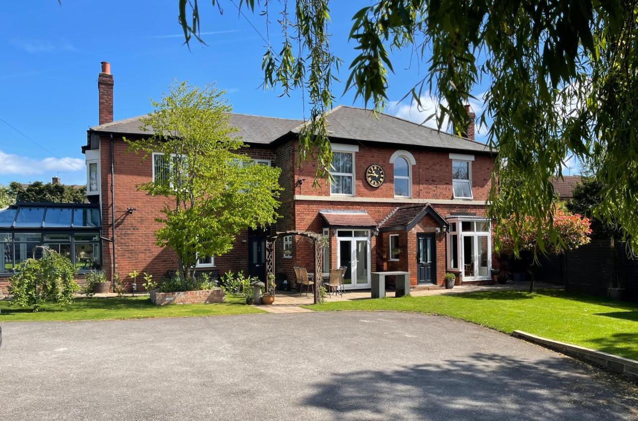 Borrowfield Lodge Derby Exterior photo